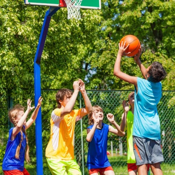 Campamentos de inglés y baloncesto